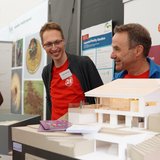 efzn-Wissenschaftler:innen an einem Stadt beim Tag der Niedersachsen 2026 in Braunschweig