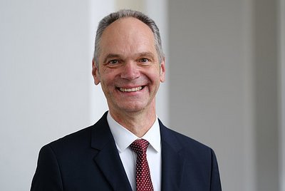 Porträt von Prof. Dr. Ralph Bruder